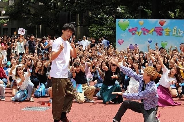 サプライズに動揺も感激！