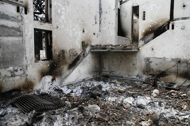 火災の被害にあった テオ・アンゲロプロス監督の別荘