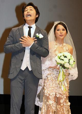 安田顕、人生初バージンロードに感涙!? 新婦シトイとも相思相愛