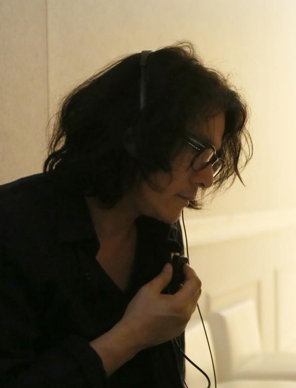 メガホンをとる岩井俊二監督