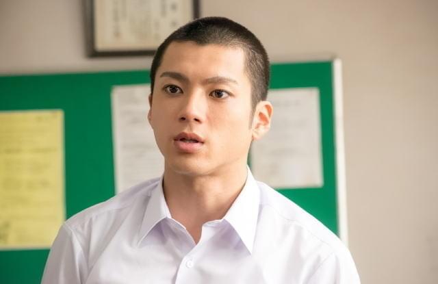 りりしい坊主頭を披露した山田裕貴