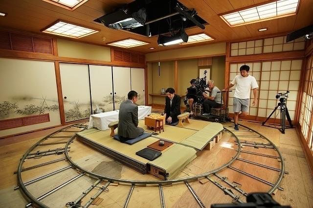 ダイナミックな対局シーンの撮影を実現！