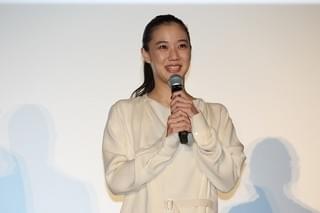 蒼井優“二重仕掛け”のバースデーサプライズに満面の笑顔