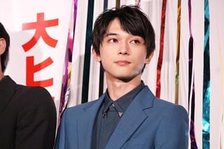 小栗旬、「銀魂2」福田雄一監督の“涙”に動揺「マジで珍しい」「ボケじゃない」