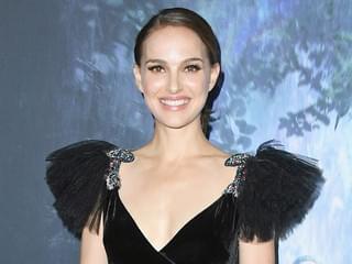 ナタリー・ポートマン、自身の監督作で一人二役を演じる