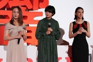 平手友梨奈、北村有起哉の誕生日に“サイマジョ風キック”をプレゼント！