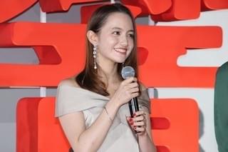 平手友梨奈、北村有起哉の誕生日に“サイマジョ風キック”をプレゼント！