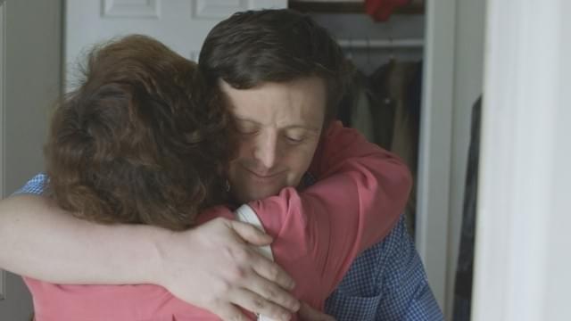 違いを抱える子どもを持つ6組の家族に迫った「いろとりどりの親子」日本版予告入手