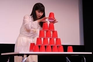 土屋太鳳＆芳根京子、高級焼き肉を賭けガチバトル「教えてあげる、劣等感ってやつを！」