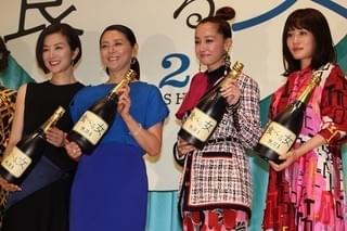 前田敦子、幸せあふれた「食べる女」撮影現場で小泉今日子の追っかけに!?