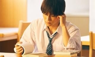 岩田剛典“20代最後”の制服姿！杉咲花ら共演「パーフェクトワールド」劇中カット披露