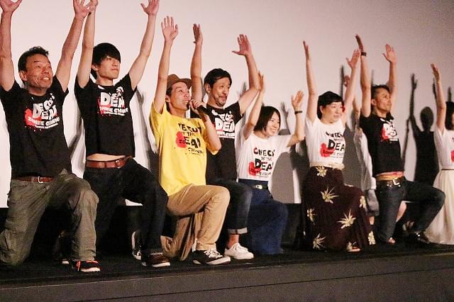 「カメラを止めるな！」動員120万人突破 大ヒット継続に上田監督らが歓喜の“ポン”！
