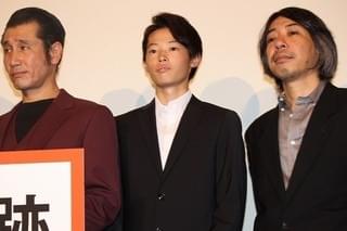 松田龍平、演技初挑戦・窪塚愛流の不安を自己流舞台挨拶で拭い去る!?