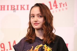 平手友梨奈、指を折るシーンで「笑っていた」!? 「響」共演陣の暴露にタジタジ