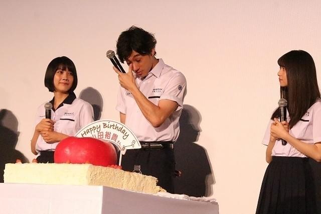 山田裕貴、齋藤飛鳥らから誕生日祝福され感涙「素敵な仲間たちに出会えて…」