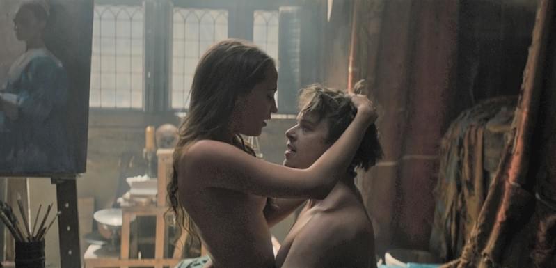 清楚なA・ビカンダーが挑んだ禁断の恋のエロス 「チューリップ・フィーバー」場面写真