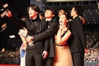 佐藤健「億男」の“藤原竜也ショー”は「お金を払って舞台を見ているような感じ」