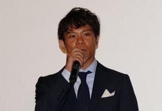 棚橋弘至、主演作「パパはわるものチャンピオン」舞台挨拶で“男泣き”！