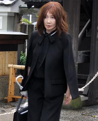 樹木希林さんと1500人が最後の別れ、長女・内田也哉子「母の言葉手繰り寄せます」