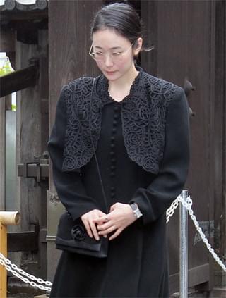 樹木希林さんと1500人が最後の別れ、長女・内田也哉子「母の言葉手繰り寄せます」