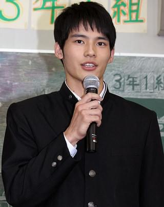 有村架純、新人・岡田健史をリード キスシーンは「自然な流れでできれば」