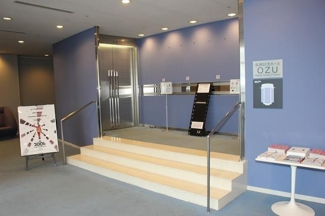 上映後には客席から映写室に向かって拍手！