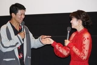 駿河太郎、新幹線にスーツを忘れるハプニング「寝てしまい、パッと起きたら…」