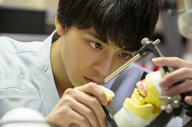 高杉真宙が歯科技工士に！安田聖愛共演「笑顔の向こうに」19年2月公開