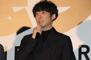 佐藤健、商売上手な“チャリ男”高橋一生の話術で財布のひも緩む！