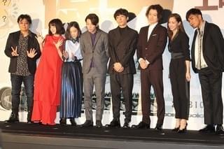 佐藤健、商売上手な“チャリ男”高橋一生の話術で財布のひも緩む！