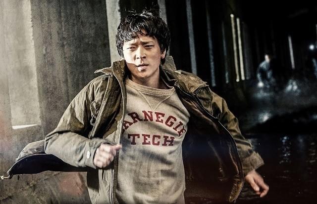 暗殺事件の犯人に仕立てられた男の逃走劇