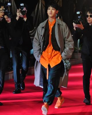 東京国際映画祭初のファッションショーに青柳翔、山崎紘菜、松井愛莉ら登場で歓声！