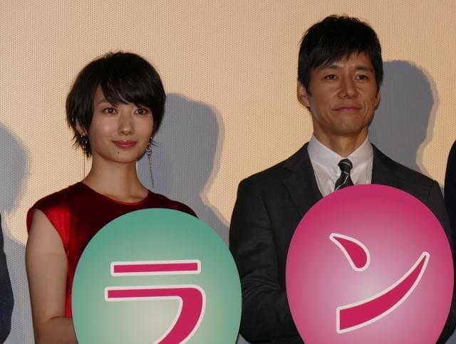 西島秀俊、濱田マリの“前腕”を絶賛！ 本人は「ここで言うこと？」と困惑