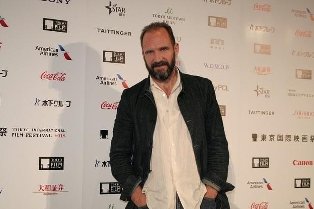 レイフ・ファインズが来日！監督作「ホワイト・クロウ」は「人生を投入して作った」