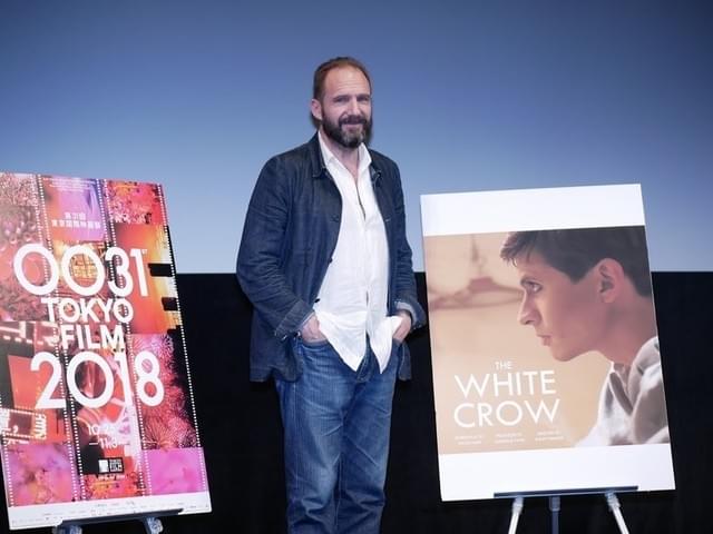 レイフ・ファインズ監督、撮影秘話を披露「モナリザを独占できた」