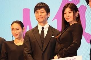 篠原涼子ら「人魚の眠る家」チームのファンサービスにTIFF会場が熱狂！