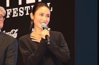 篠原涼子ら「人魚の眠る家」チームのファンサービスにTIFF会場が熱狂！
