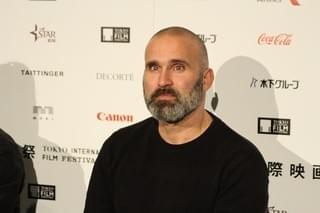 デンマーク監督が苛烈な貧困を容赦なく描く J・クリステンセン主演「氷の季節」TIFFで上映