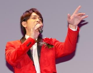 演歌歌手演じた「劇団EXILE」青柳翔、歌謡ショーで観客魅了