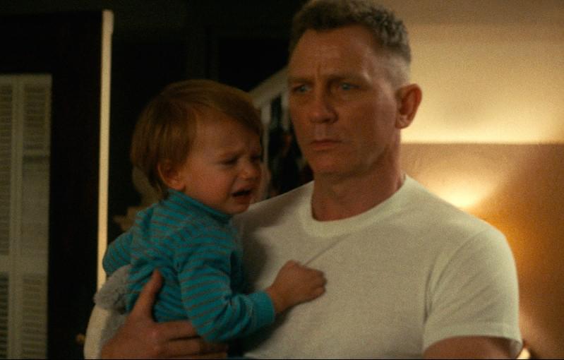 50歳でパパになったD・クレイグのイクメンぶり「マイ・サンシャイン」本編映像