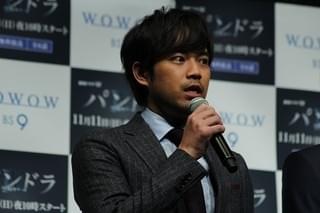 向井理の「目がぶっとんでた」 バチバチの対立関係を演じた原田泰造が恐怖を暴露
