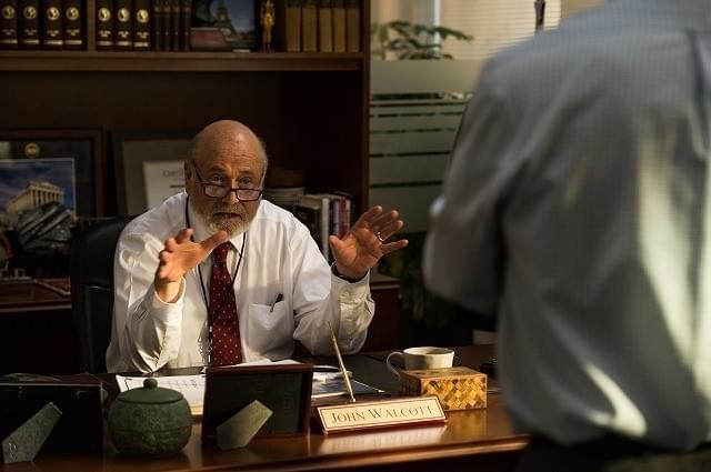 ナイト・リッダー社ワシントン支局長役 を演じたライナー監督