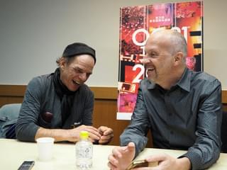 ブラジャーをフックにセリフを排して描いた寓話劇「ブラ物語」はモダンなシンデレラ物語