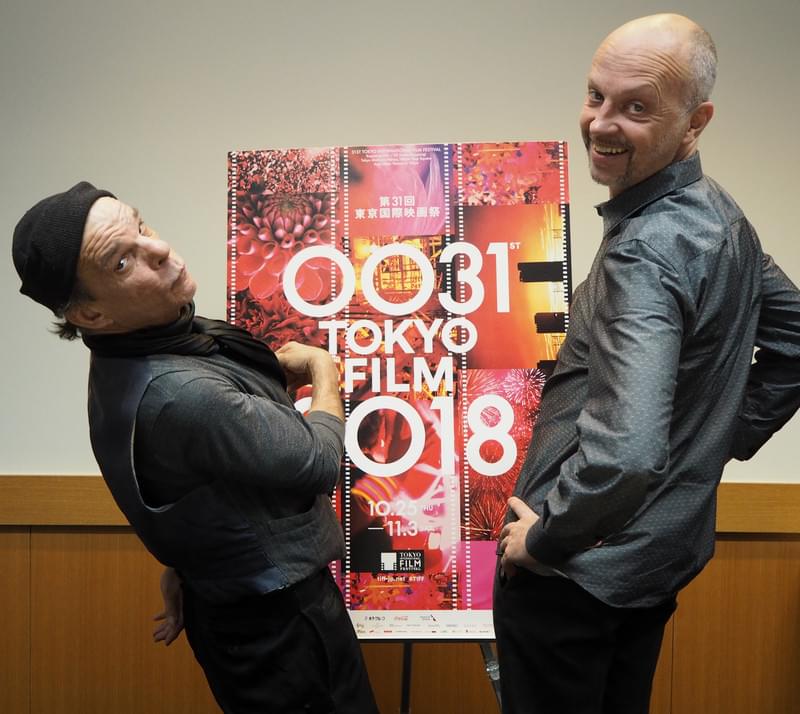 ブラジャーをフックにセリフを排して描いた寓話劇「ブラ物語」はモダンなシンデレラ物語