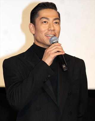 AKIRA、60代の特殊メイク本人と気づかれず「笑いこらえるの大変だった」