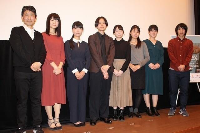 キャストが舞台挨拶にずらり勢ぞろい