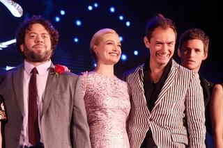 E・レッドメイン「日本の皆さんは最高」 J・ロウら「ファンタビ」キャストがお茶目に来日！