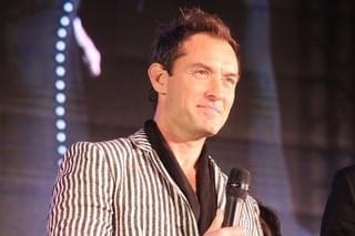 E・レッドメイン「日本の皆さんは最高」 J・ロウら「ファンタビ」キャストがお茶目に来日！