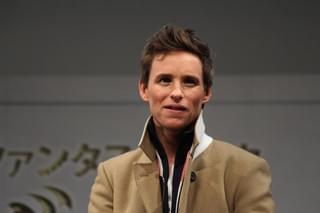 J・ロウ、色気の秘密はDNA!? E・レッドメインらチーム・ファンタビ、愛あふれるファンナイト開催