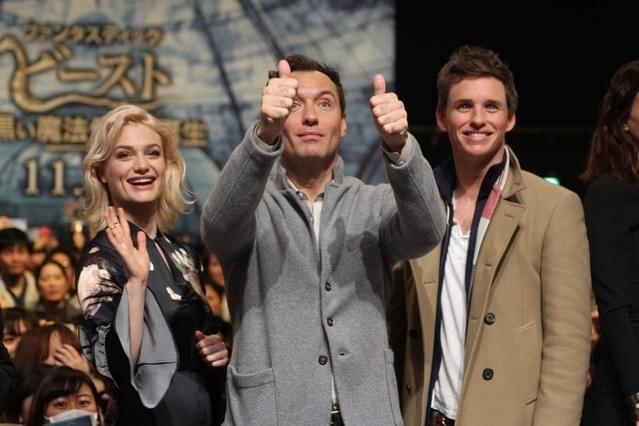 J・ロウ、キャストの皆は「家族」